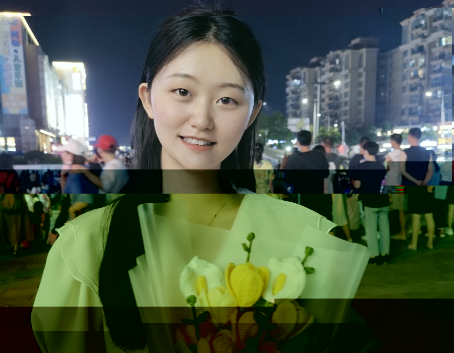 楊岚.jpg